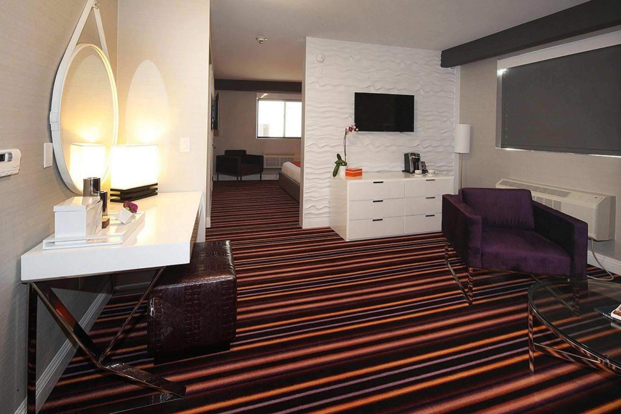 Lexen - Hollywood Hotel